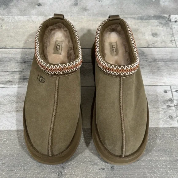 UGG TAZZ PLATFORM SLIPPER CLOGS MULES - ANTILOPE - SZ - 10 .US